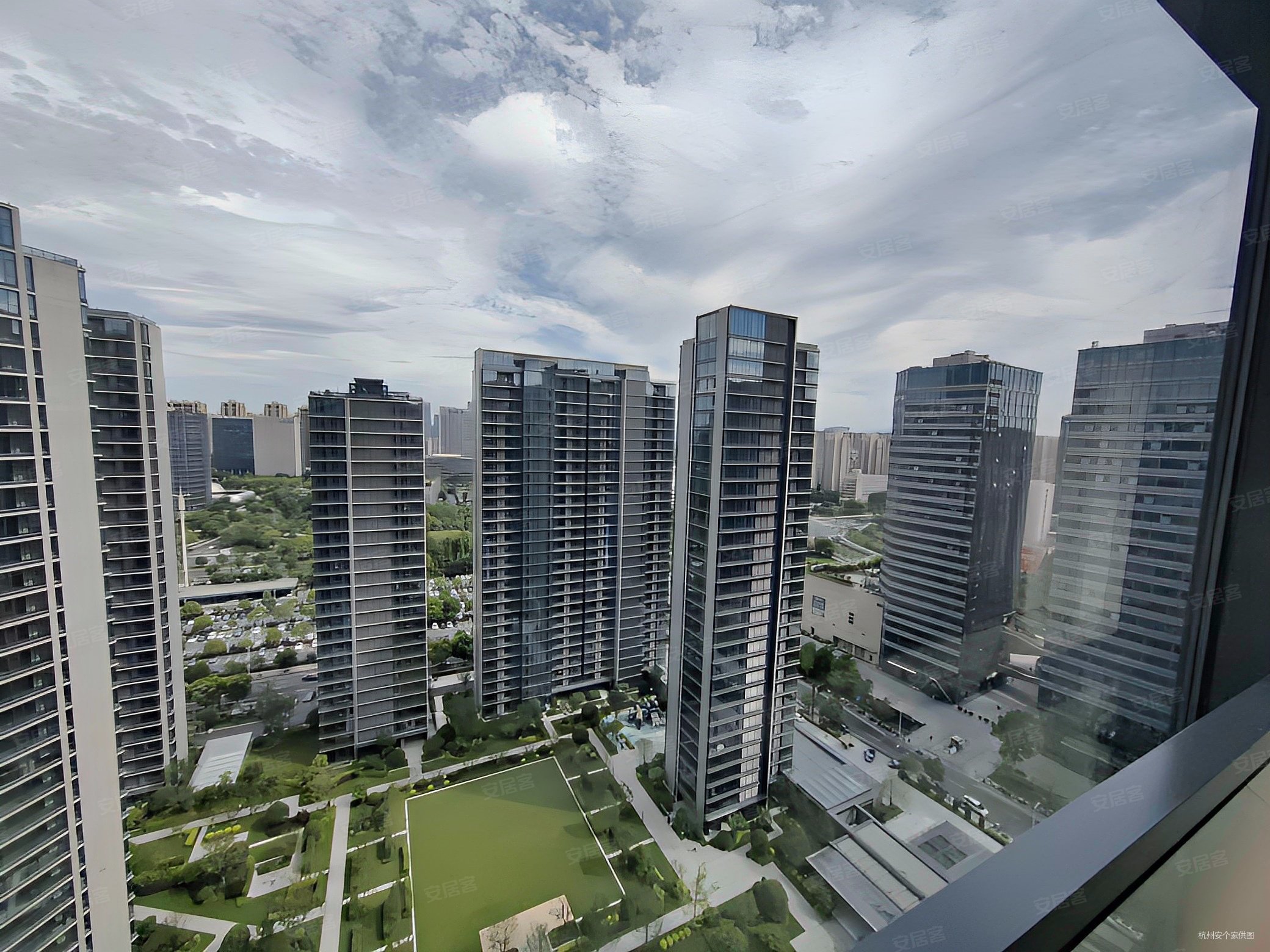 时代滨江丹枫四季