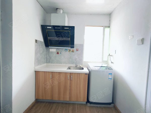 金华婺城婺城江南雅苑世贸边上50米 单间带露 台本人房東无中介月付押一付一可短租出租房源真实图片