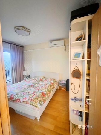 万科金域国际 商品房 精装修 交通便利 电梯房 三居