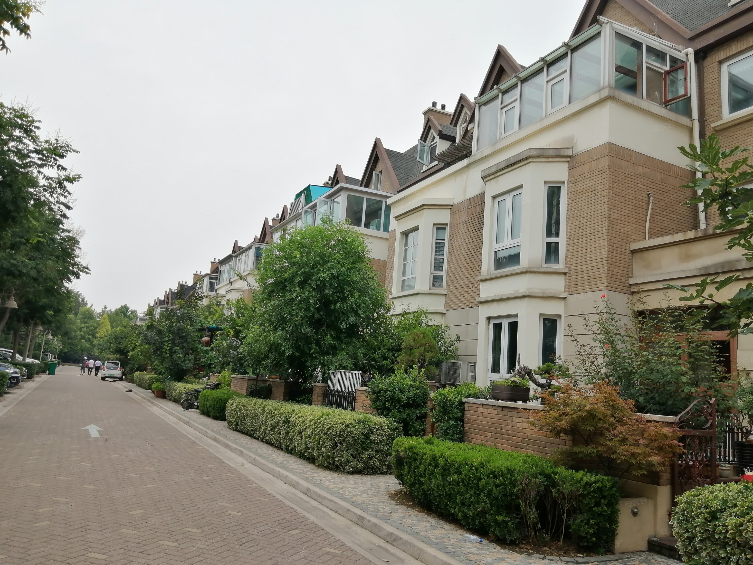 普罗旺世枫丹白露6室3厅5卫476㎡东1300万