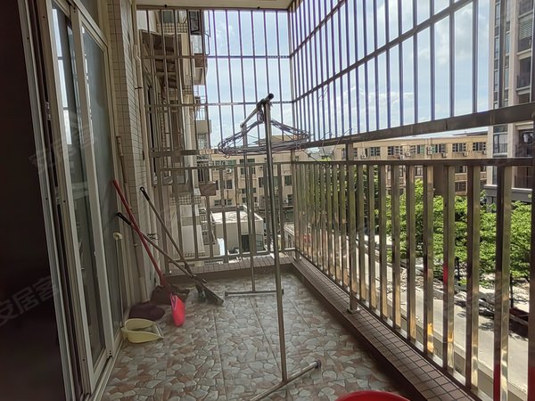 【多图】港城花园,南水租房,港城花园 3室2厅2卫 电梯房 精装修98平米