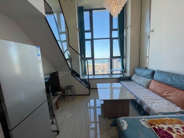 恒大金沙滩!loft公寓!干净整洁!家具家电齐全出租房源真实图片