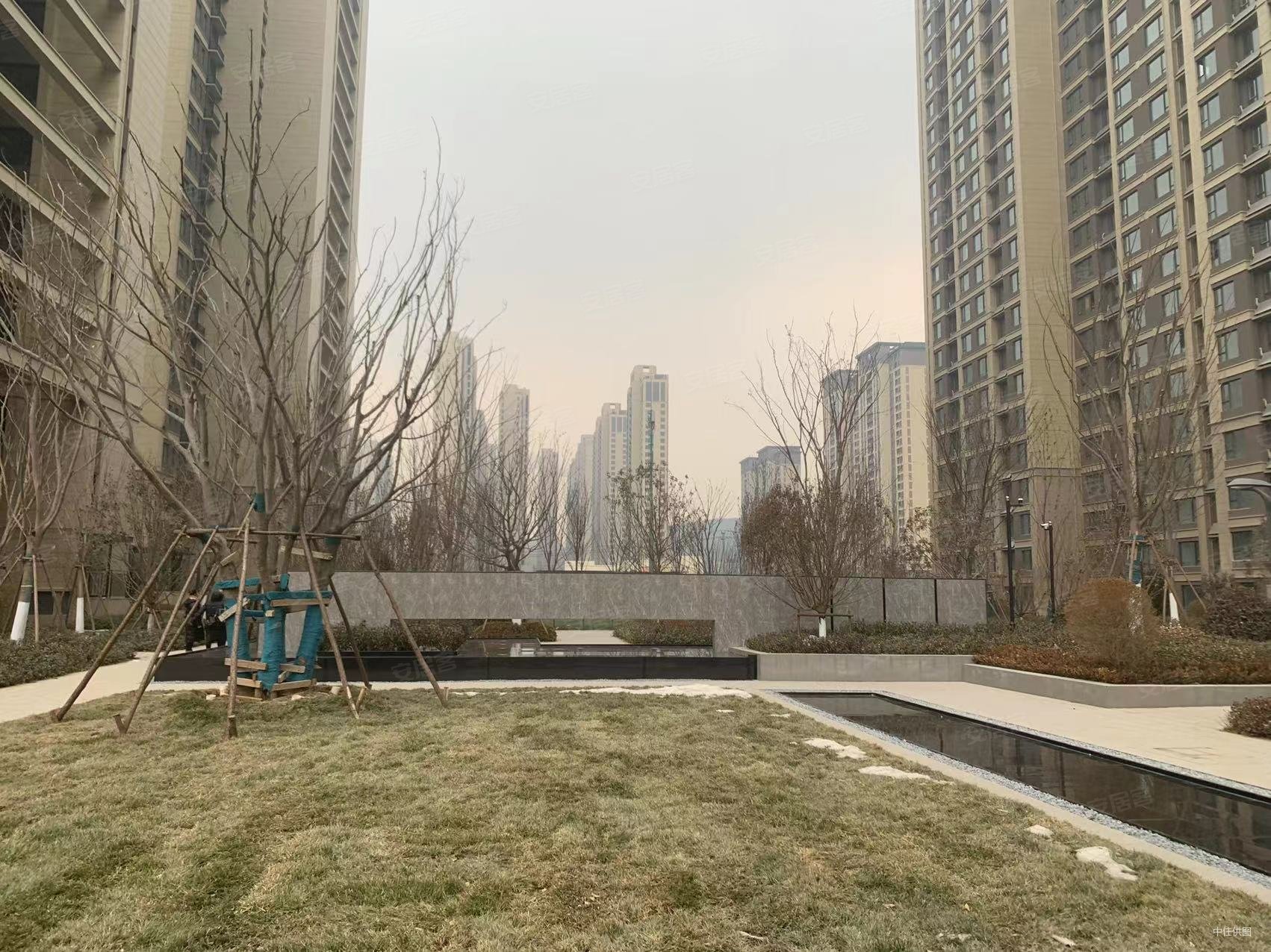 济南融创文旅城古榆台3室2厅2卫109㎡南北119.5万