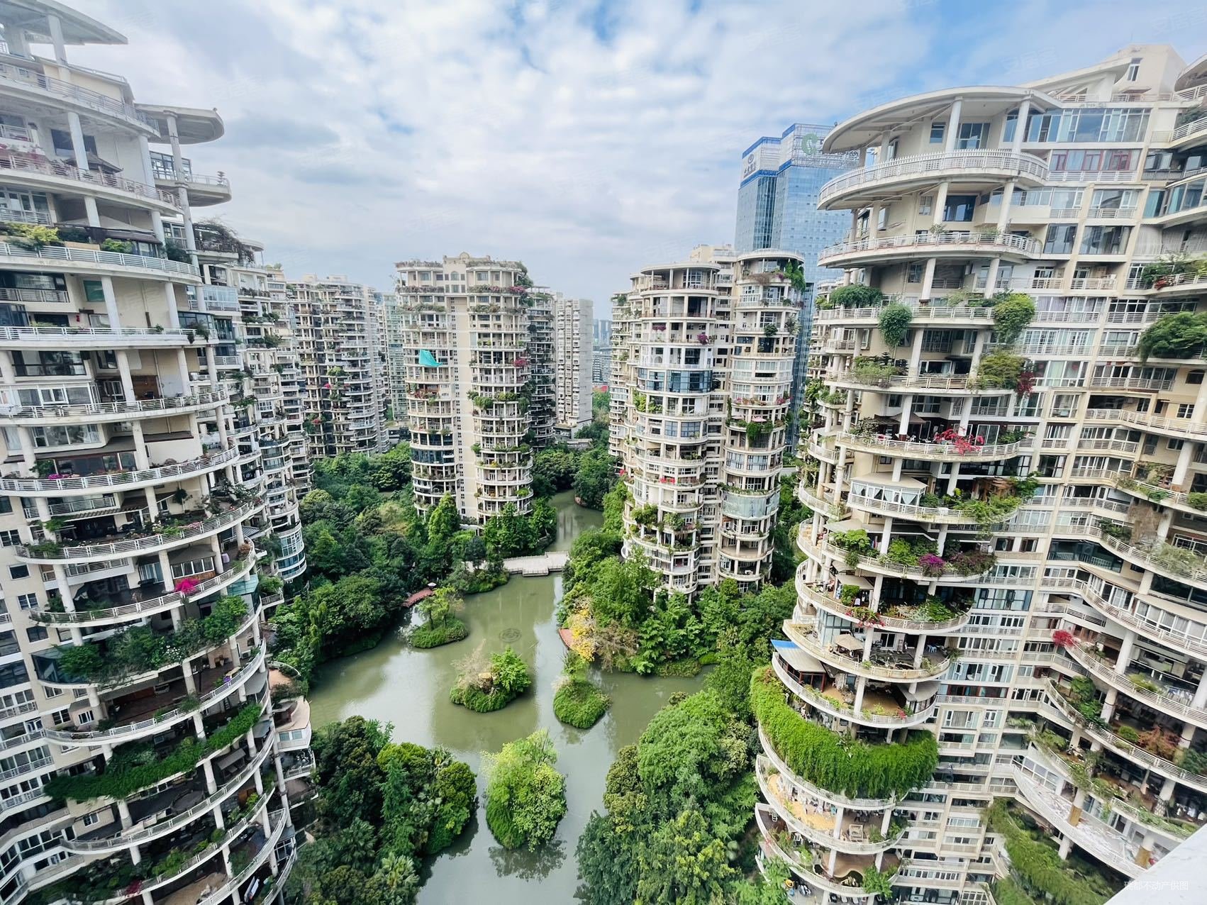 带花园 视野开阔,天鹅湖花园二手房,360万,4室2厅,2卫,208平米-成都