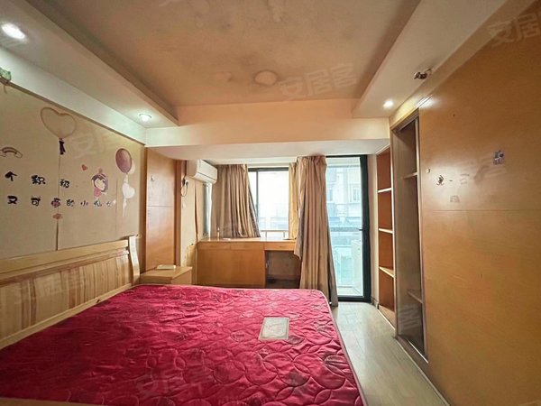 苏州太仓娄东皇家丽晶万达附近 五洋广场对面 电梯精装 1室1厅1厨1卫