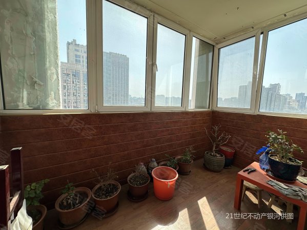 朝阳区工体北联宝公寓70年住宅高层大三居室户型好