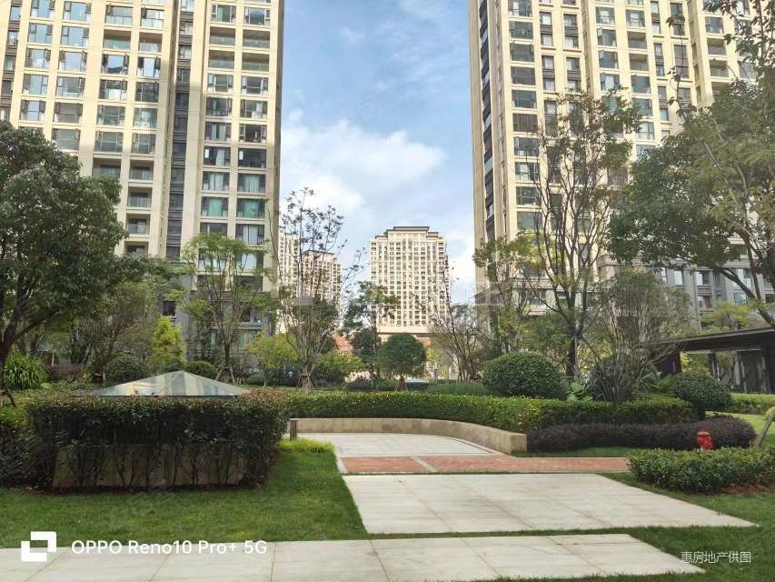 白麓城131平米4房出售