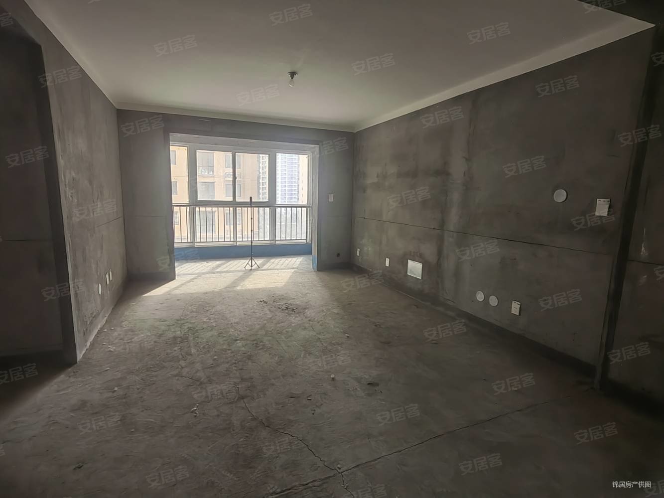 佳田未来城3室2厅2卫147㎡南北68万