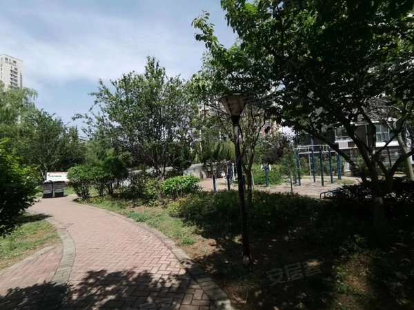 青岛李沧沧口公园翠海宜居沧口公园 翠海宜居 小高 套二 精装 1900议