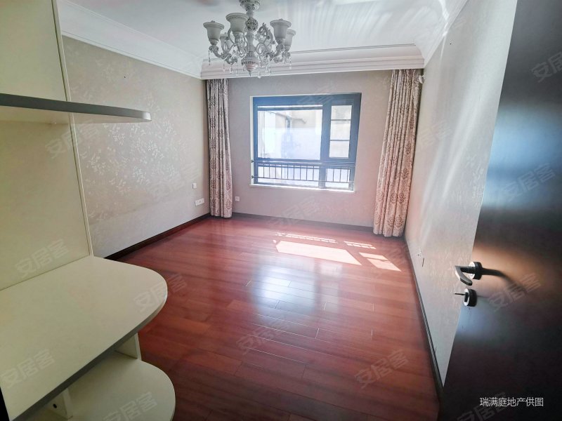 华新城一期珺庭 4室2厅2卫