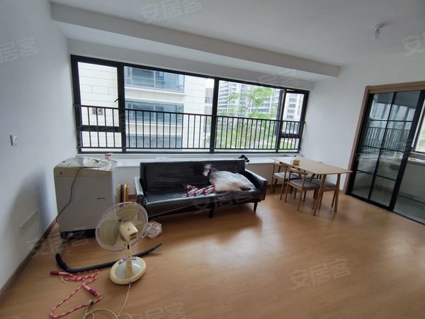 杭州余杭瓶窑溪上俪庭溪上俪庭精装三房,拎包入住,房东包物业费出租