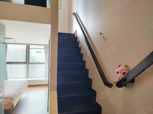 天津河西下瓦房铂津湾南苑(商住楼)海河大观精装三室复式loft全套家具