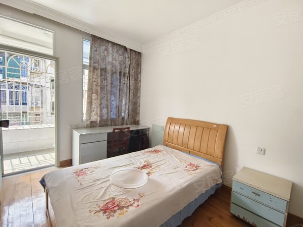 梅峰路租房,梅峰路精装首租3房带带杂物间,馨尚月子,龙峰宾馆,拎包