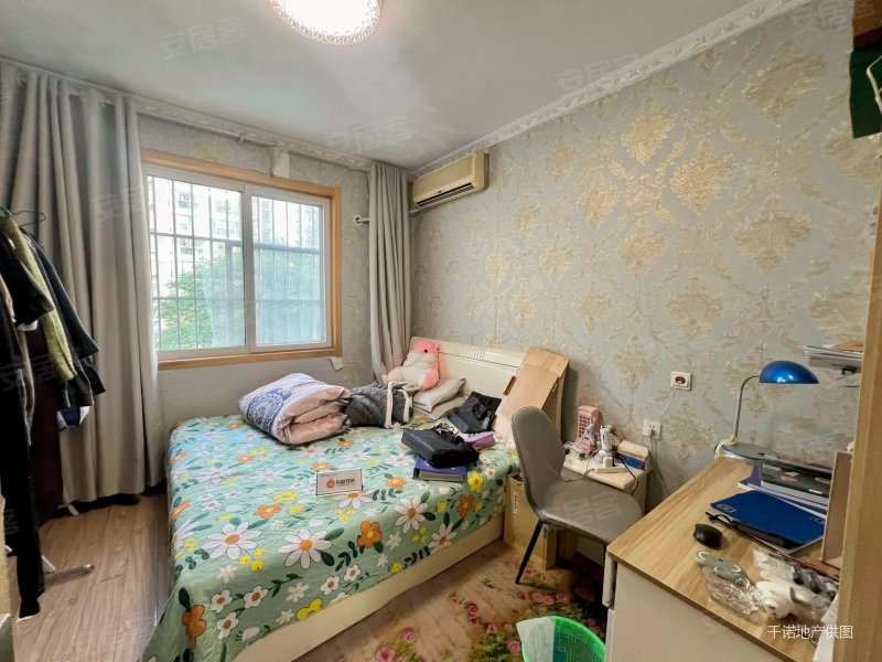 产权清晰 南向采光好 出行方便 近地铁 精装可拎包入住,七彩星城二手