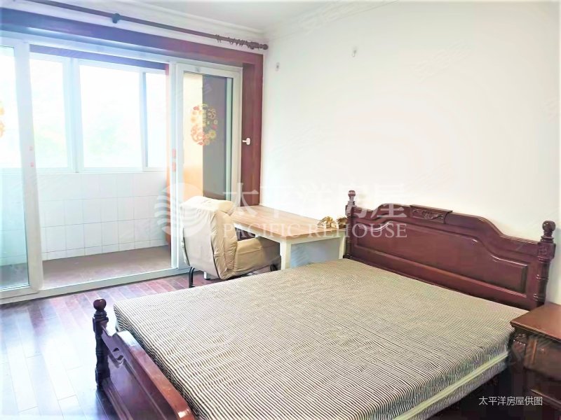 崮山小区四街坊 南向采光好 中间楼层 临地铁 正规商品房