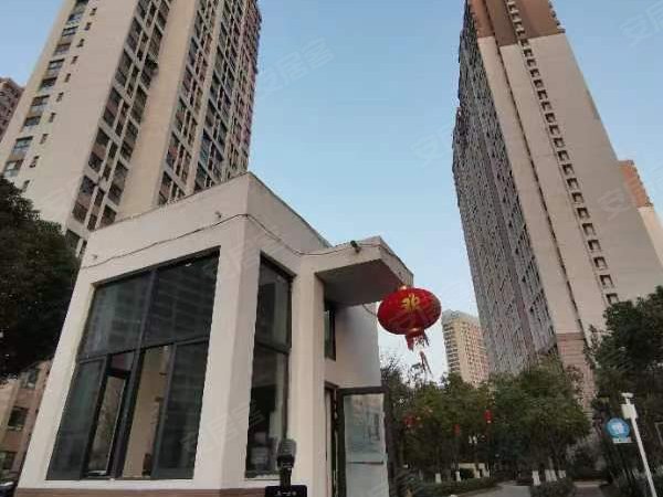 苏州相城高铁新城鑫苑鑫城高铁北站对面,两房一卫!装修好,民用水电!