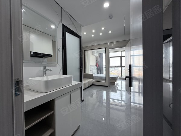 金华浦江县浦江城东一点红大道177号楼本人房東，精装修公寓出租，随时看房，停车方便，押一付一。出租房源真实图片