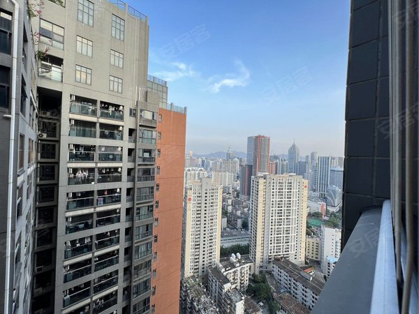 深圳罗湖蔡屋围幸福华府华讯中心旁边 幸福华府 1室 精装修 41平 电梯