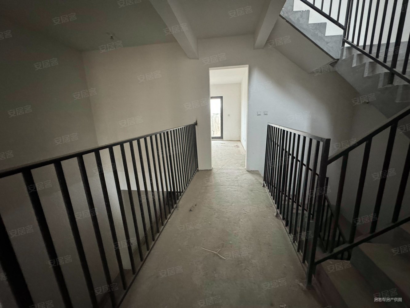 大运河孔雀城轩园七期(别墅)4室2厅4卫223㎡南北180万