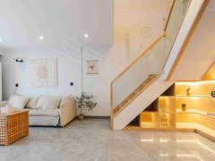 新乡红旗红旗周边润华金地广场(商住楼) 2室1厅1卫 电梯房 精装修出租房源真实图片