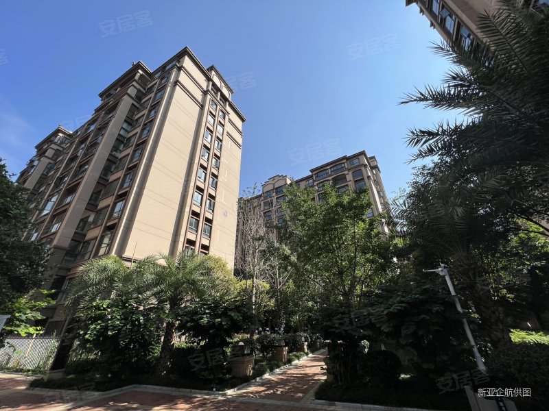 地铁口 中海半岛华府 电梯花园洋房南北通透 带80平 花园