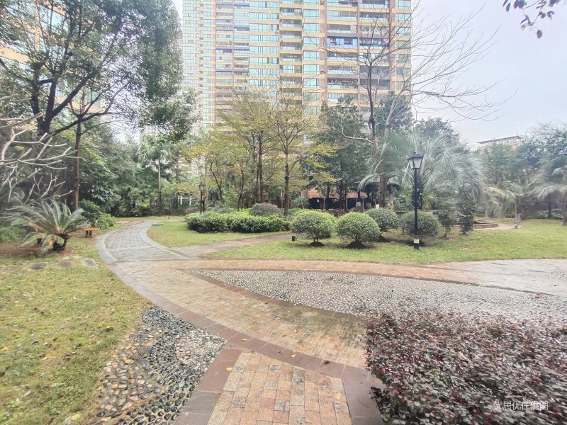 天健世纪花园 精装电梯三房 满五   靠近市中心 总价低