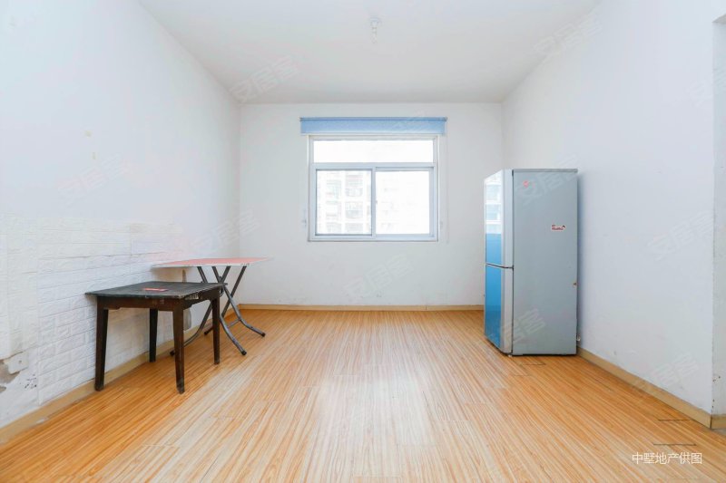 急售好房荣城北苑中间楼层边户三房位置好近菱湖公园