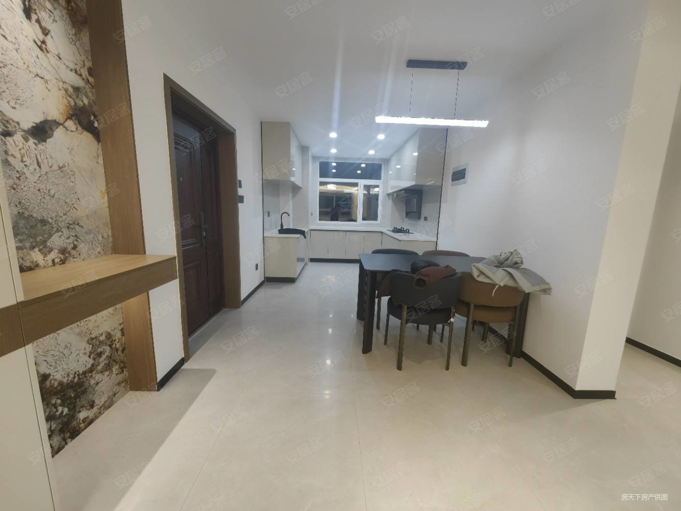 云天小区2室2厅1卫104㎡南北56.8万