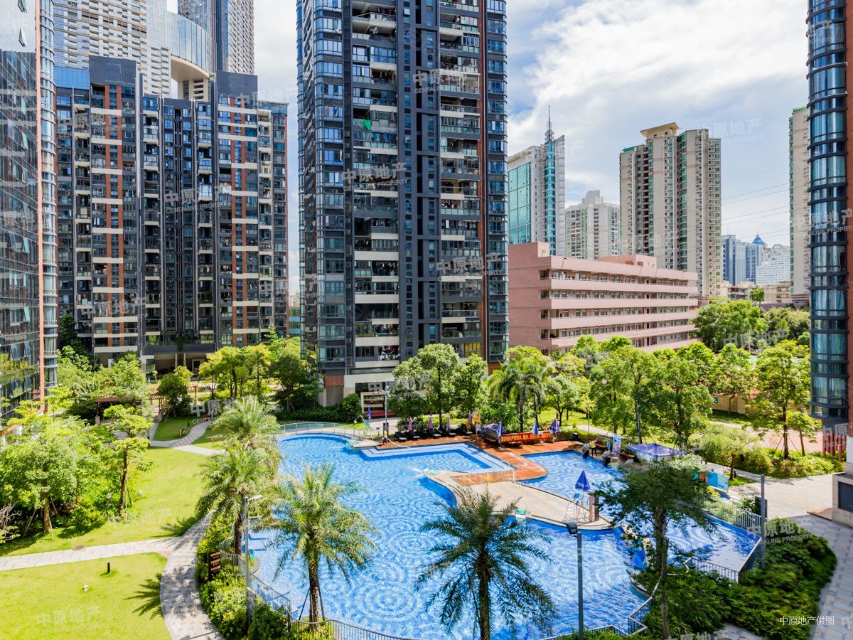 天御香山花园4室2厅2卫165㎡南北0万