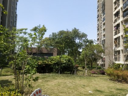 张江白领居多,均属素质住户【轨道交通】小区距离16号线地铁站新场站