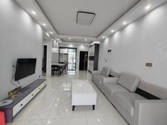 百色平果新兴街麒麟华府，69平，2室2厅1卫1阳，16000元月出租房源真实图片