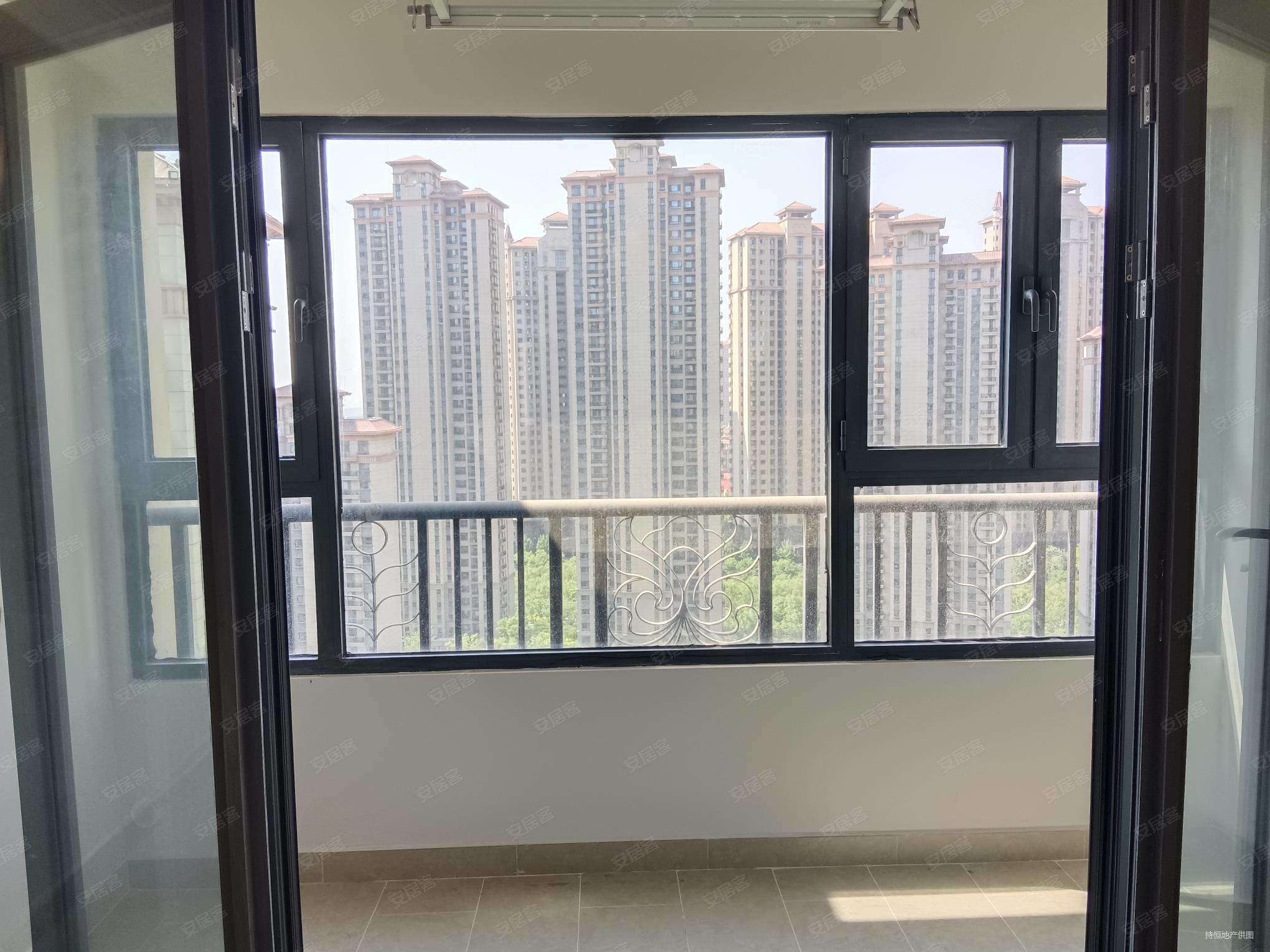 恒大悦府精装三室两厅一卫小高层好楼层