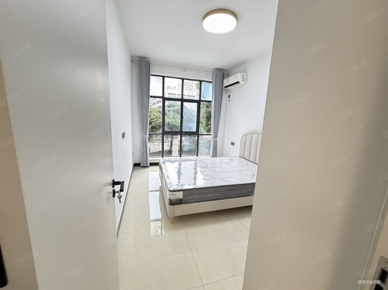 怡景御园3室2厅2卫120㎡南北52万