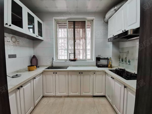 徐州丰县丰县城区栖凤园新城区 精装修三室两卫 家电齐全 免费停车 出行方便出租房源真实图片