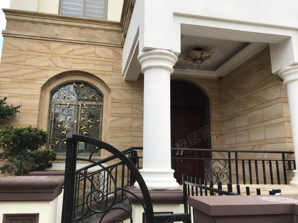 汕头龙湖星湖商业城香域水岸香域水岸别墅!带前后花园150平!