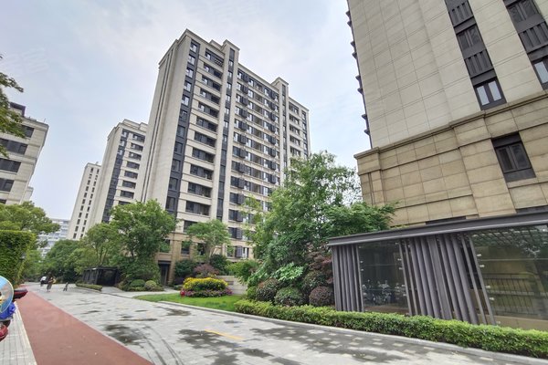 上海二手房 虹桥正荣府 > 席应慧解读虹桥正荣府小区不足