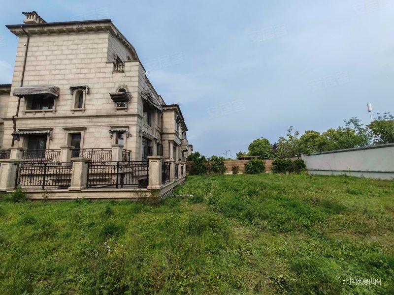 钓鱼台别墅5室3厅4卫348.36㎡南1406万