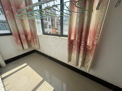 临沧临翔凤翔百树广场带家具家电900一个月端头房可以月付出租房源真实图片