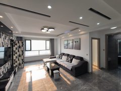 梅河口城区市中心众诚万家可半年付，有衣帽间大两室，屋里家具家电齐全。出租房源真实图片