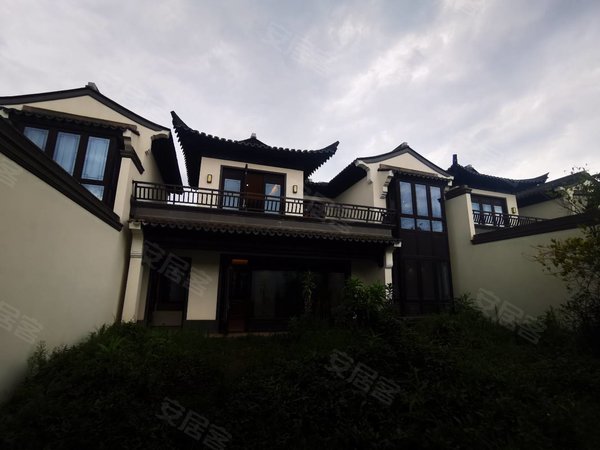 杭州临安青山湖大华西野风韵(别墅)花园200平的中式合院出租,距离地铁