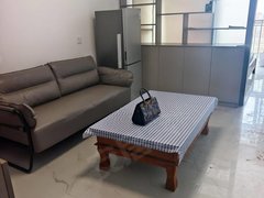 商丘永城城区东方大镜一室拎包入住随时看房年租九千,有钥匙随时看房!出租房源真实图片