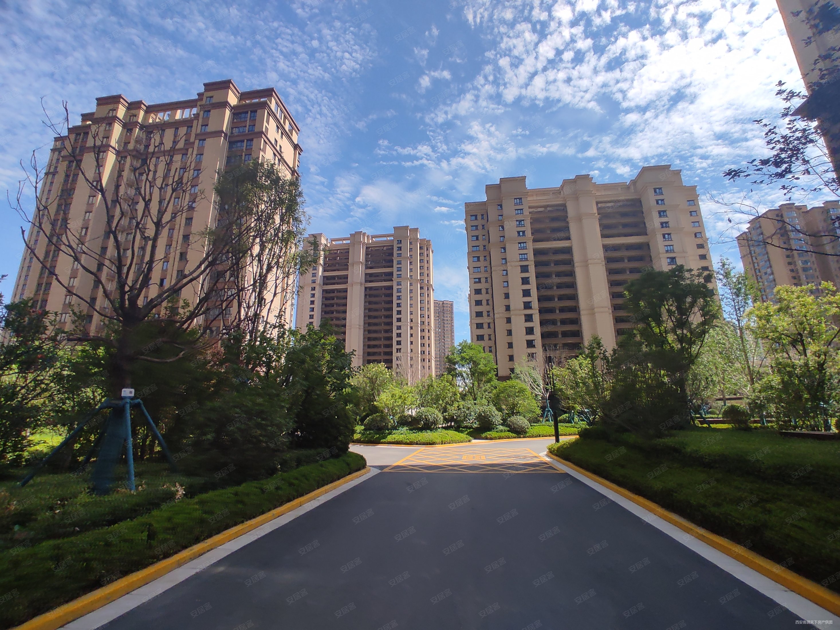 高新畔中航华府全新精装三室88加送21平南北通透急售