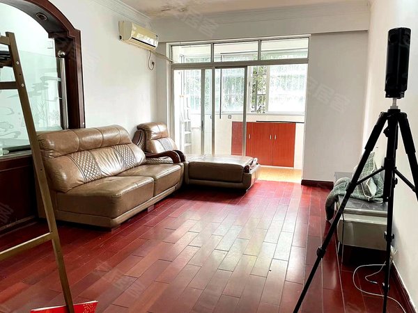 【多图】银桦新村,新香洲租房,银桦新村南向三房,住家三楼,中档装修