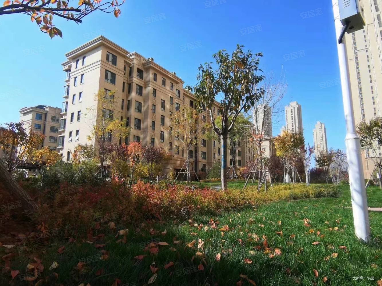 急售 新上婚房 开发区龙度华府 精装三室两厅拎包入住 可贷款