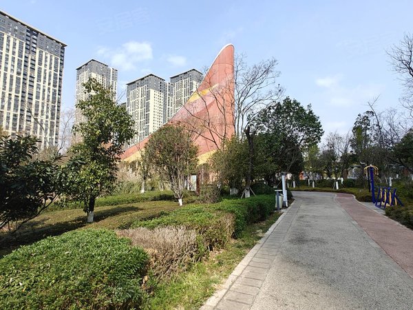 昆明盘龙江东花园俊发城郁金苑本人实拍 地铁口 俊发城 全新精装3房赠