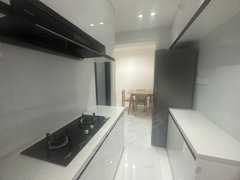 上海静安西藏北路!!!384号线宝山路地铁口! 精装两房拎包入住! !出租房源真实图片