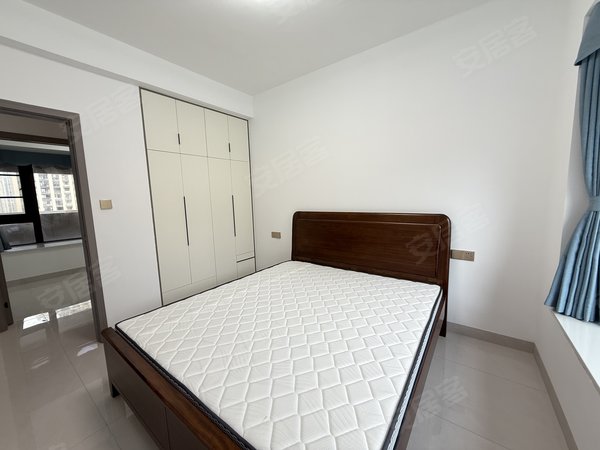 南昌红谷滩九龙湖力高御景天城缺的床可配，装修很漂亮，楼下地铁口力高御景天城 3室电梯房出租房源真实图片