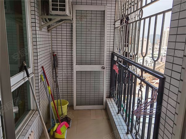 深圳福田华强南彩云居福盛大厦彩云居,三房出租,钥匙在手,随时看房