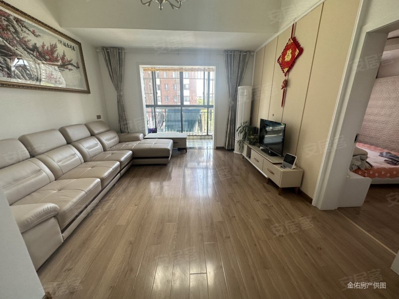 银湖  实用面积120平米   单价6000买精装复式楼