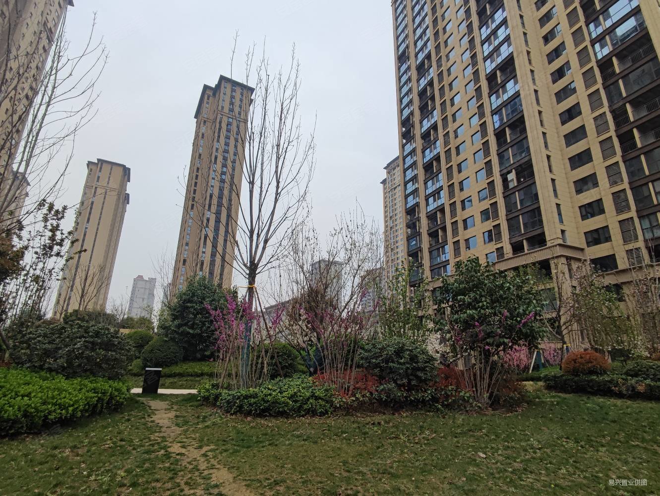 港务区绿地璀璨天城现房出售地铁三号线价位可谈